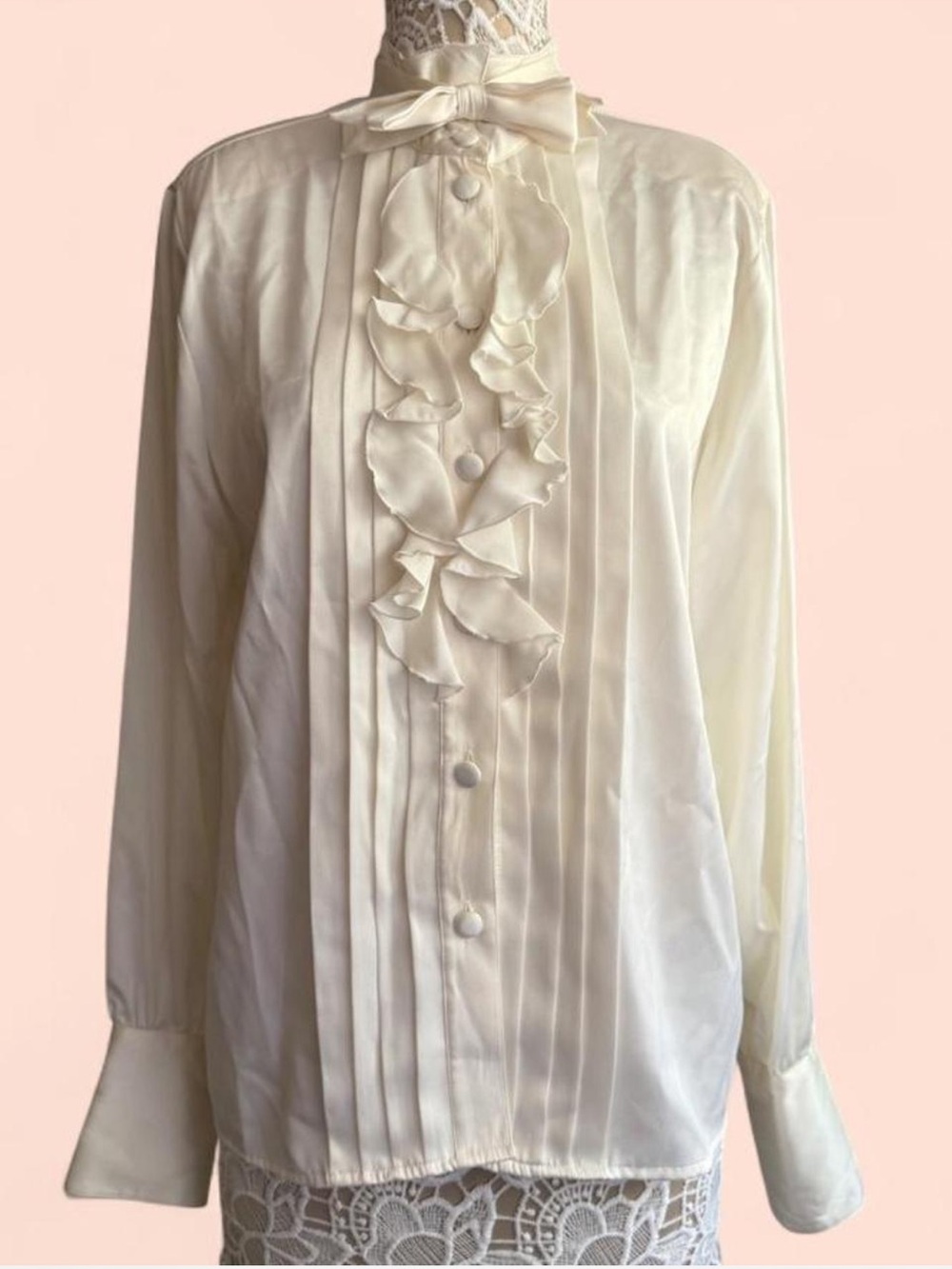 Vintage Chaus Ivory Ruffle Front Bow-Neck Button Down Blouse 14